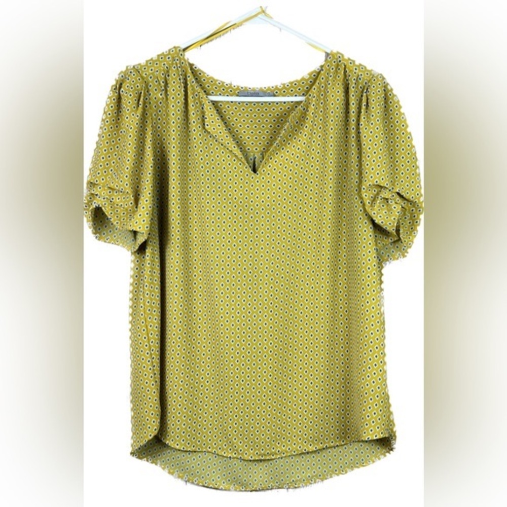 Dalia Large Crinkle Textured Gauze Notched V-Neck w/Short Ruched Sleeves Top